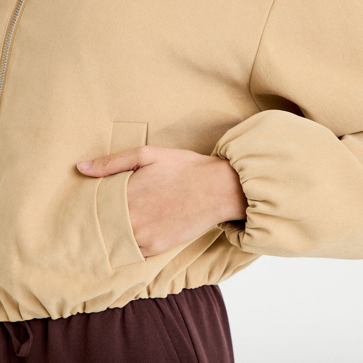 Veste cropped &agrave; capuche manches longues beige femme