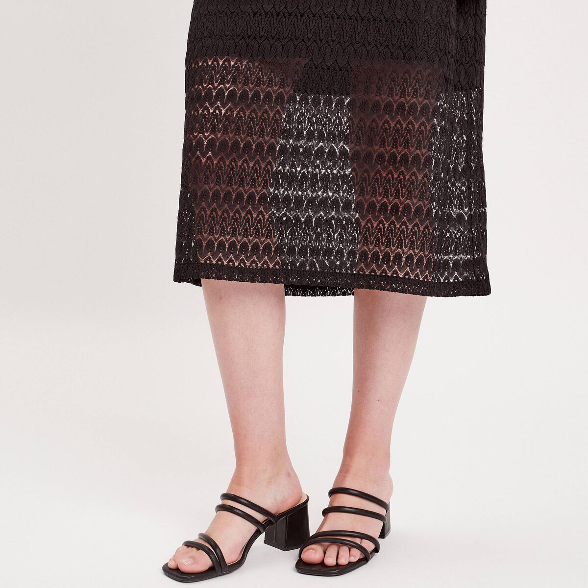 Robe longue droite ajour&eacute;e noir femme