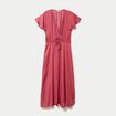 Robe longue &eacute;vas&eacute;e col v satin&eacute;e rose framboise femme