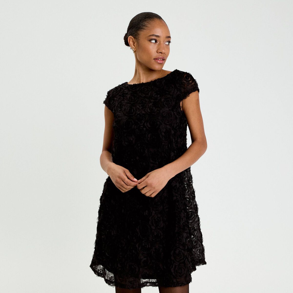 Robe droite motif floral en relief noir femme