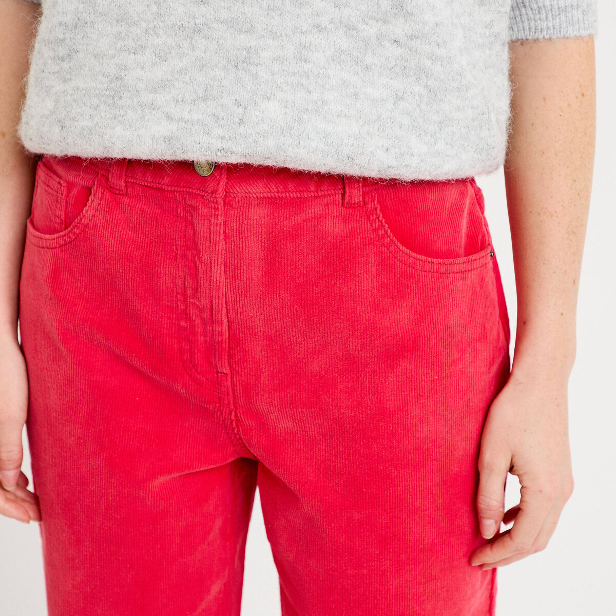 Pantalon droit en velours rouge femme