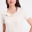 Blouse manches courtes gaufr&eacute; ecru femme