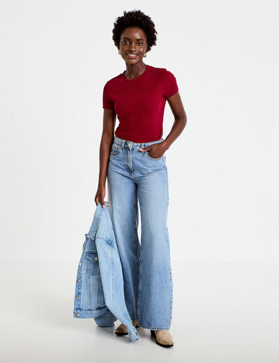 T-shirt c&ocirc;tel&eacute; ajust&eacute; manches courtes rouge femme