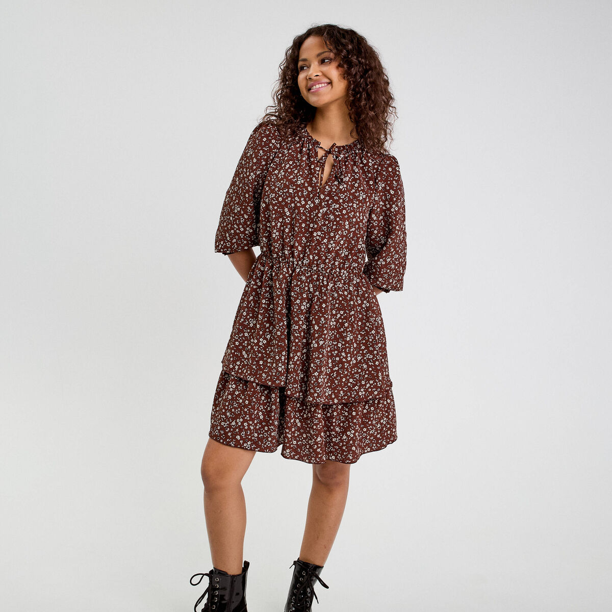 Robe &eacute;vas&eacute;e manches 3/4 marron chocolat femme