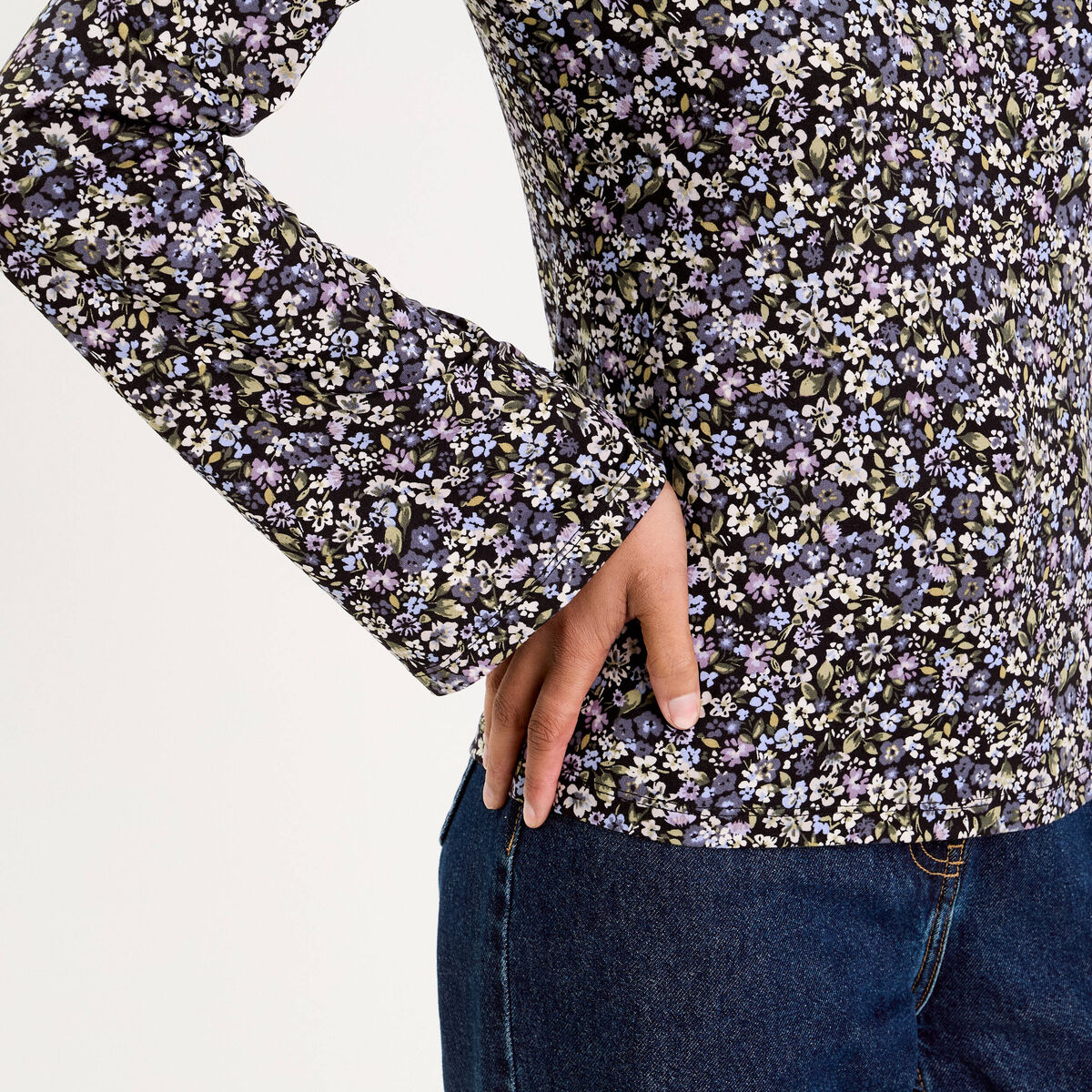 Pull cintr&eacute; col montant manches longues noir femme