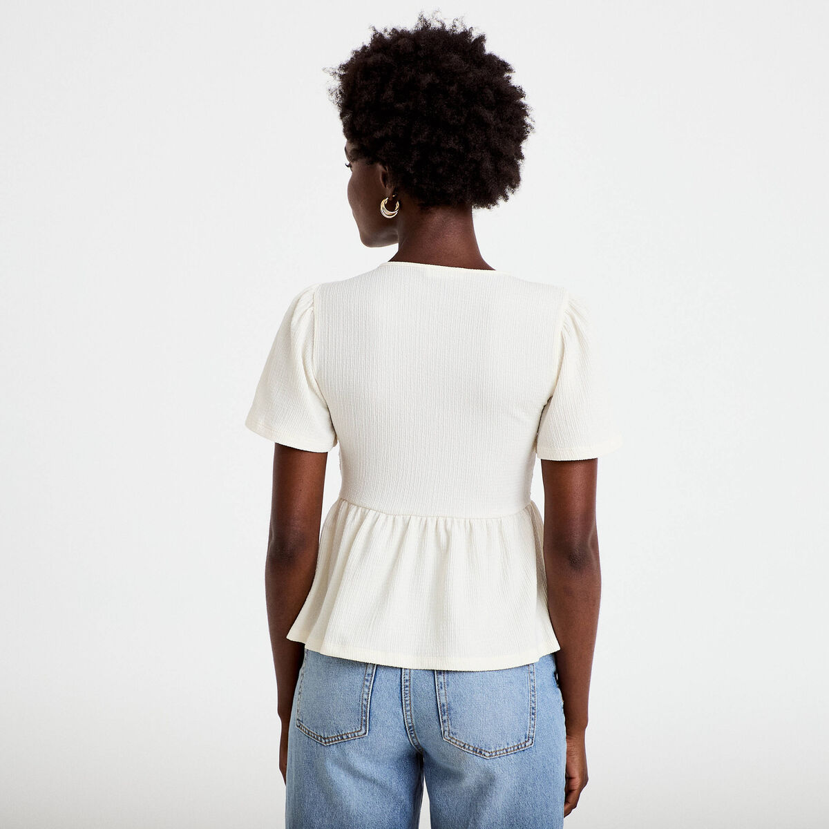 Blouse cintr&eacute;e col v manches courtes ecru femme