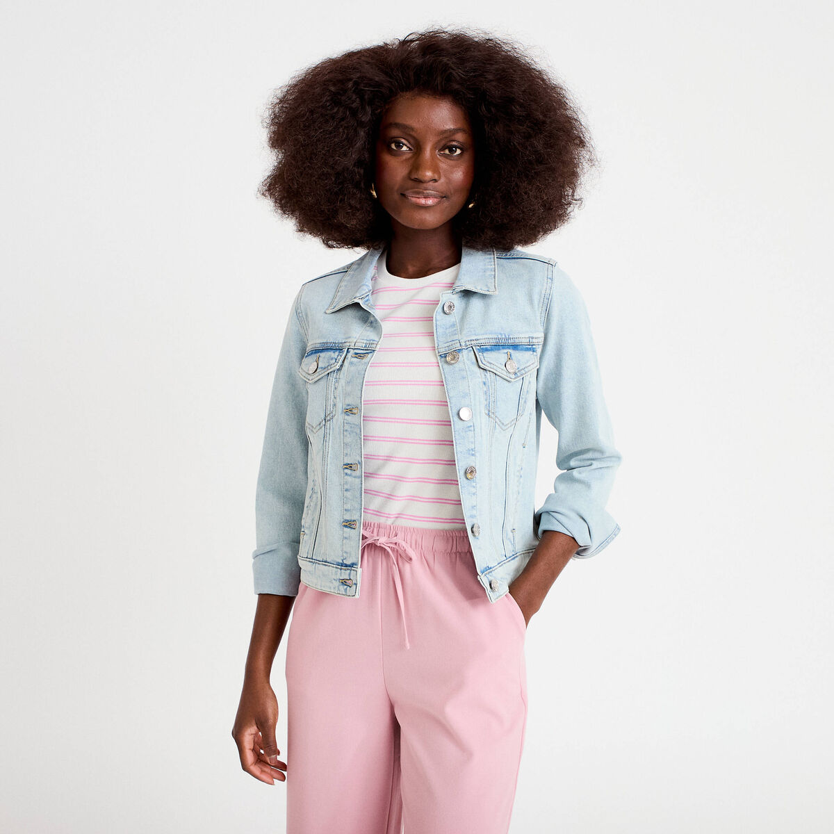 Veste cintr&eacute;e en jean col classique denim bleach femme