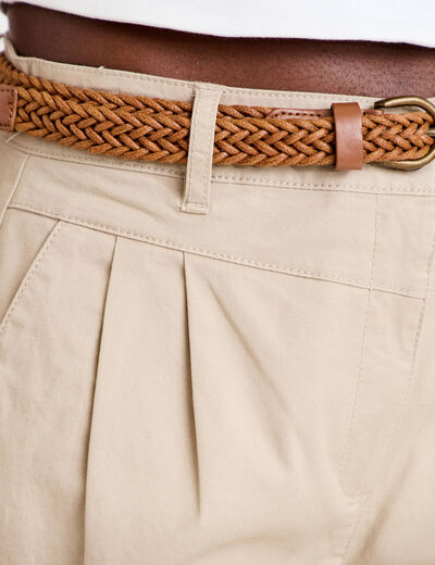 Short chino ceintur&eacute; beige femme