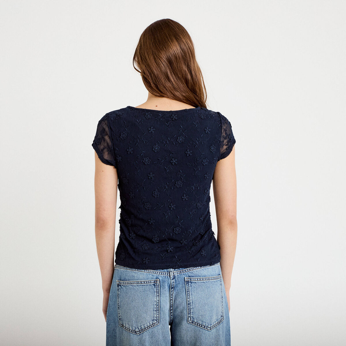 T-shirt ajust&eacute; col rond dentelle bleu marine femme