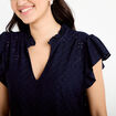 Blouse ajour&eacute;e col v manches courtes bleu marine femme