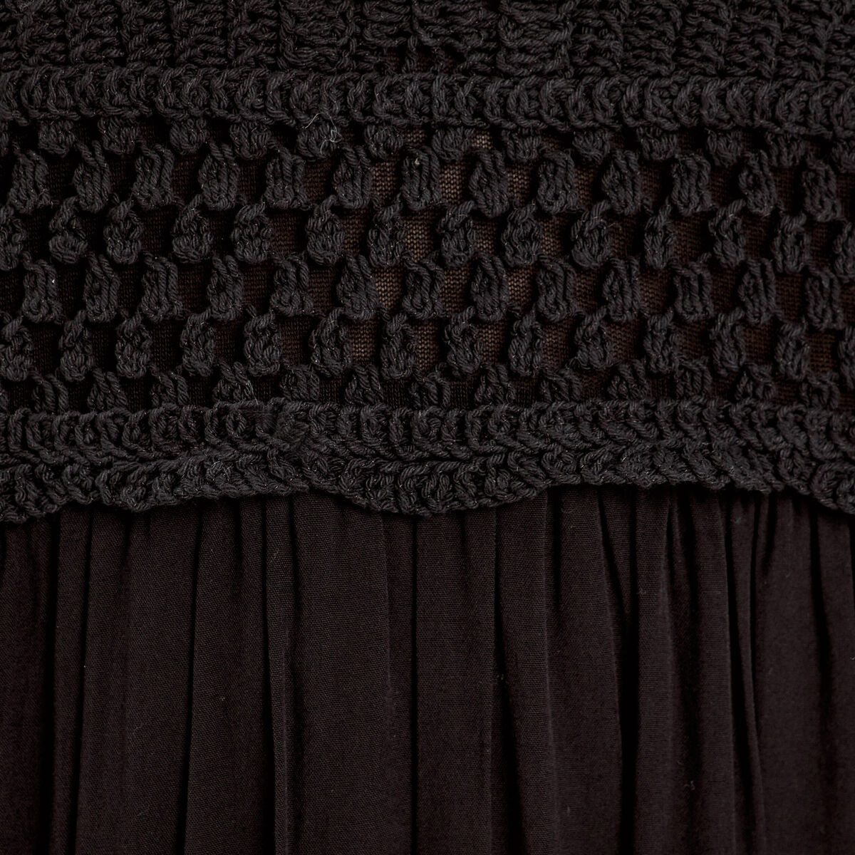 Robe longue &eacute;vas&eacute;e noir femme