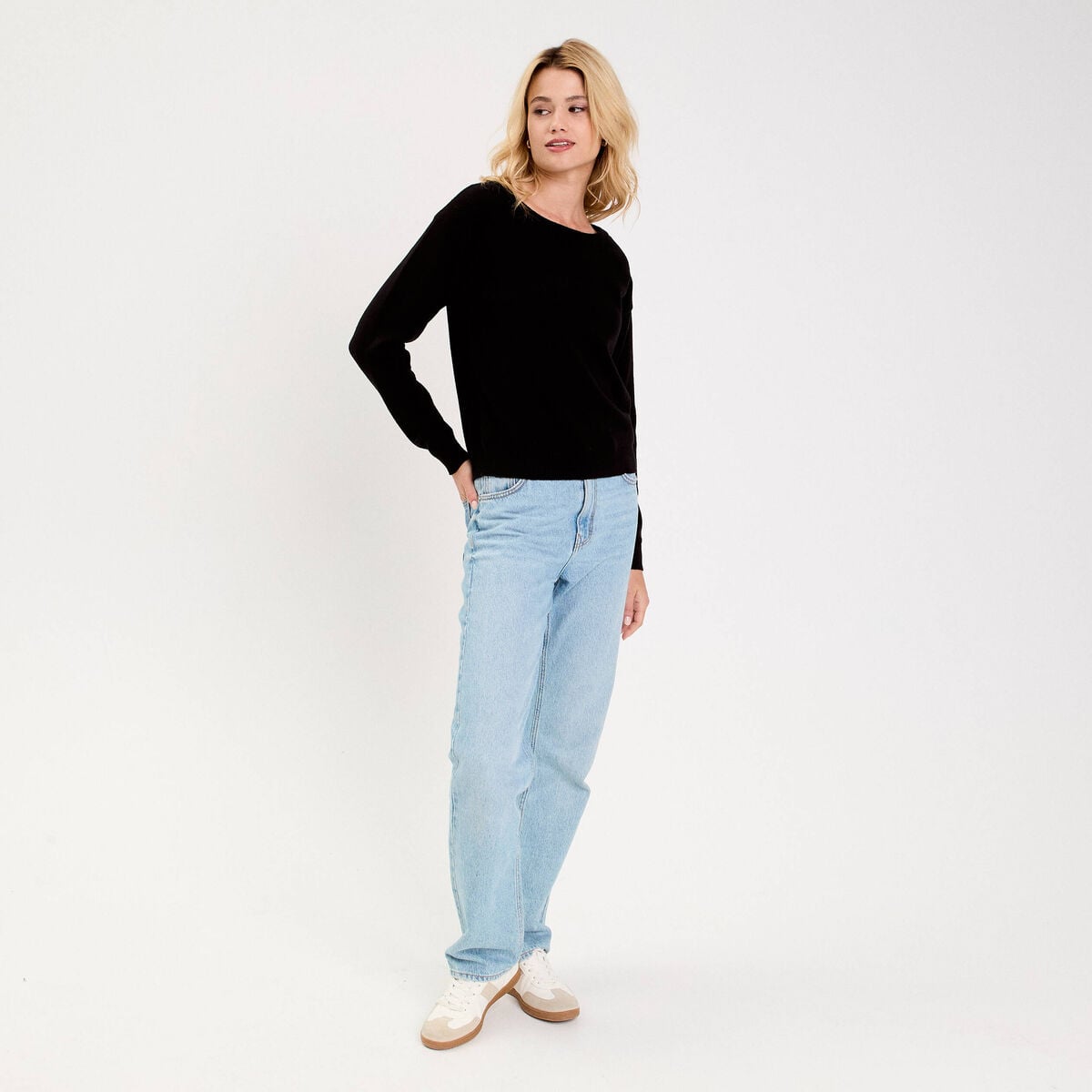 Pull fin col rond manches longues noir femme