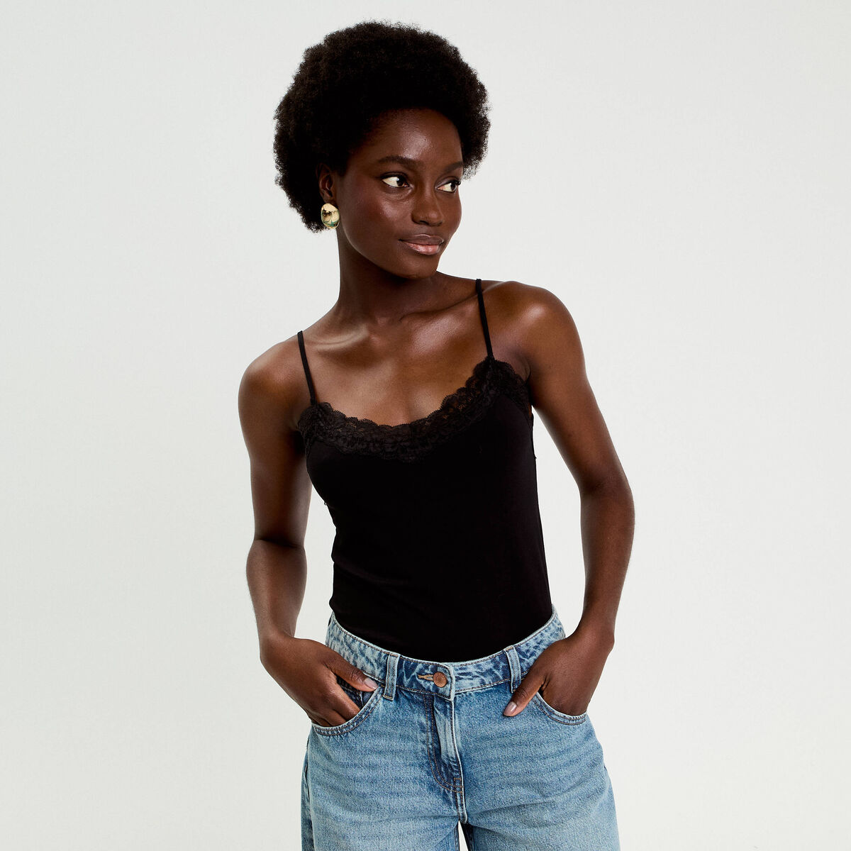 D&eacute;bardeur ajust&eacute; d&eacute;collet&eacute; dentelle noir femme