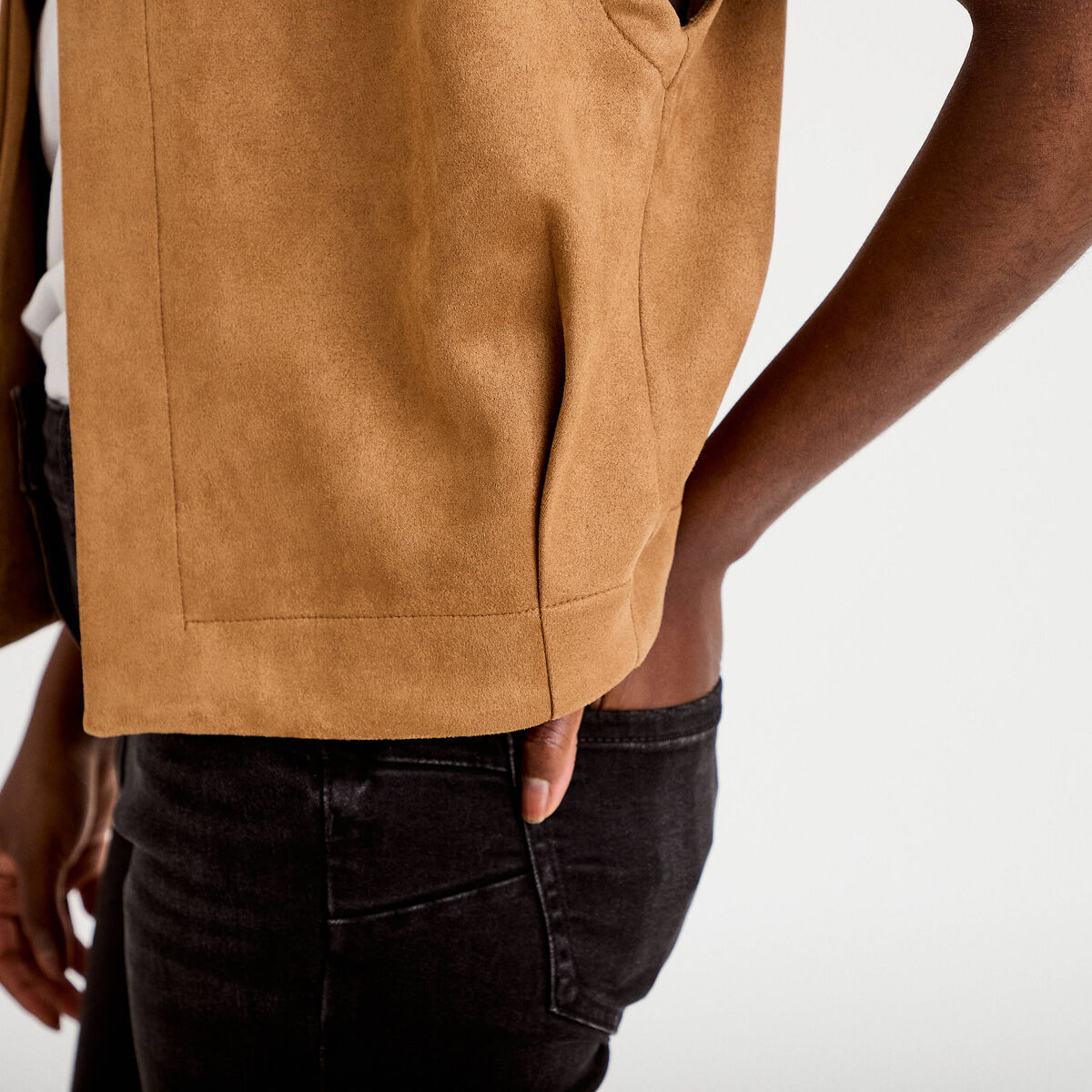 Veste sans manches col rond marron fonc&eacute; femme