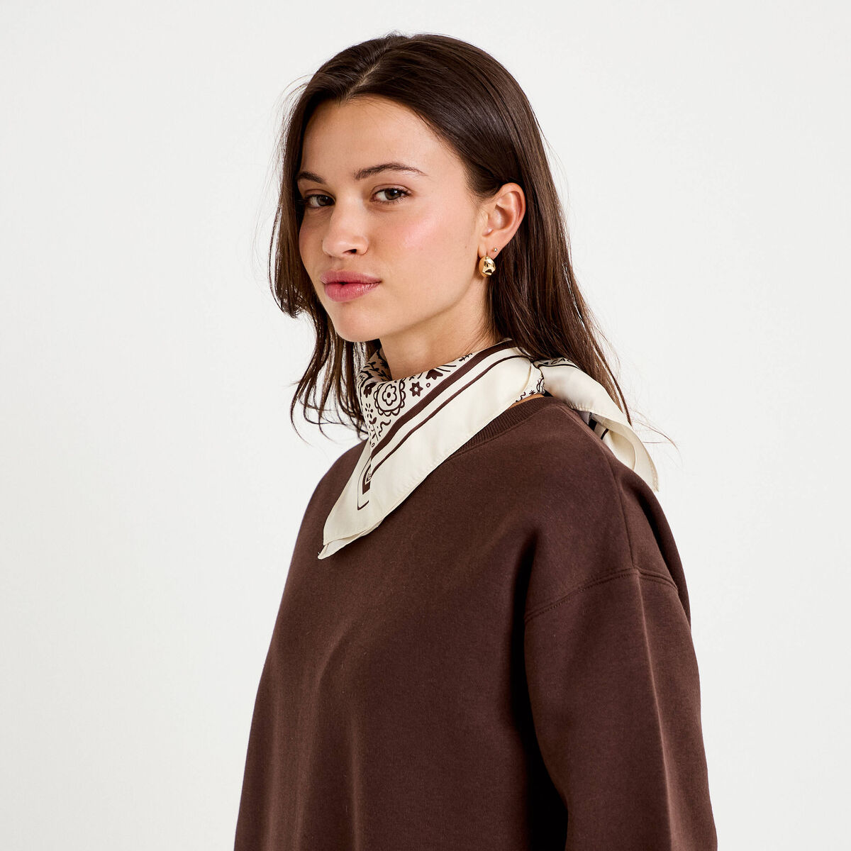 Foulard satin&eacute; soyeux ecru femme