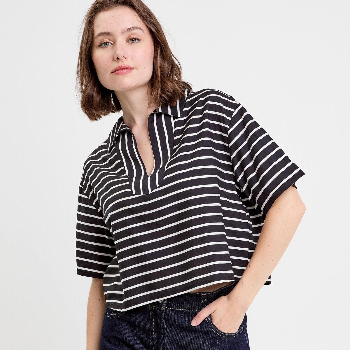 Blouse col V manches courtes noir femme