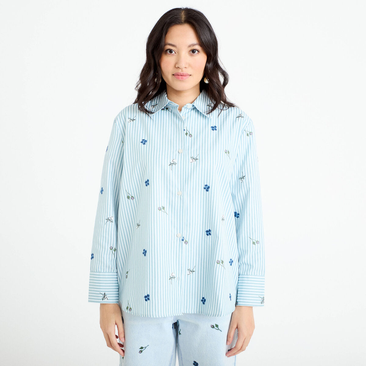 Chemise oversize brod&eacute;e Bridgerton bleu clair femme