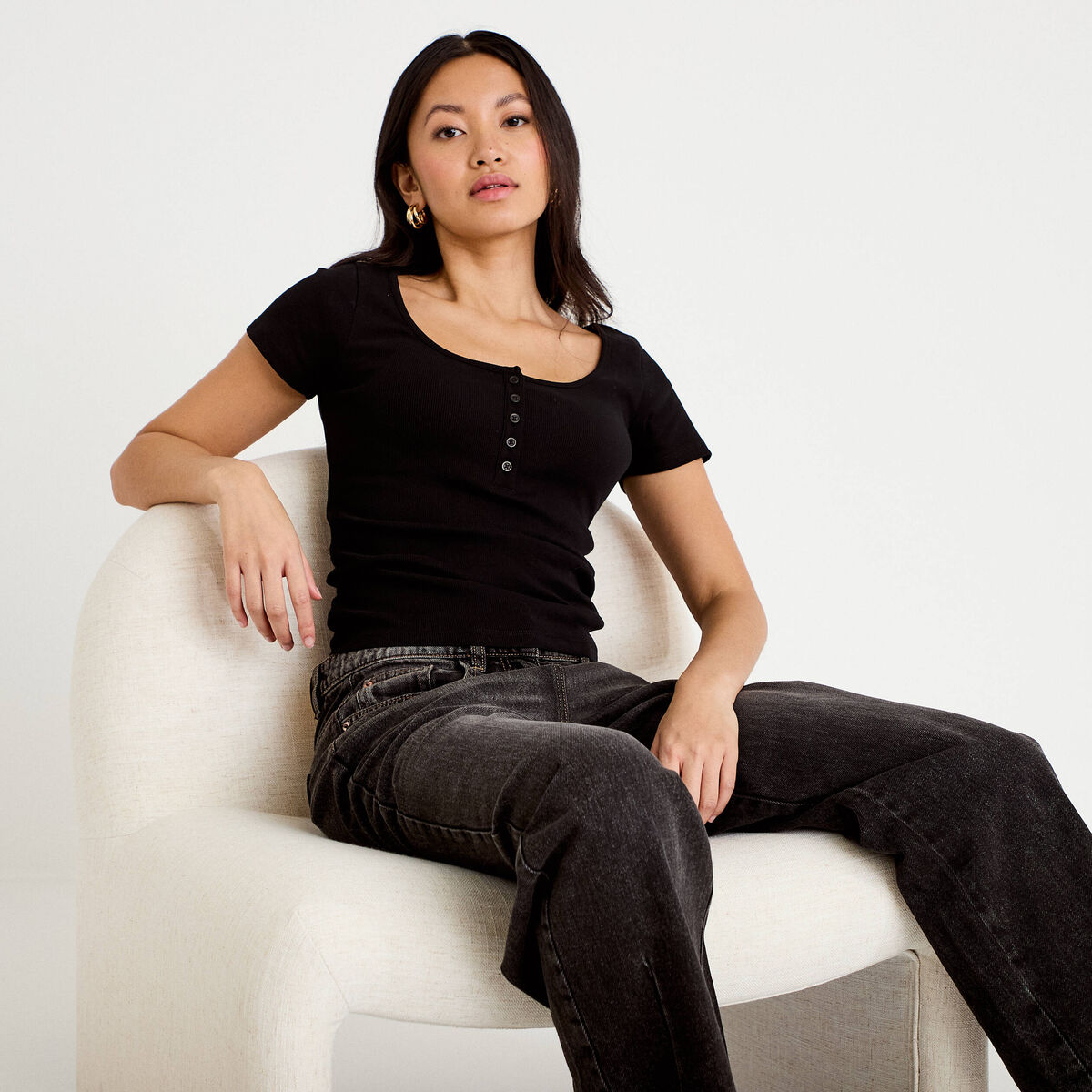 T-shirt c&ocirc;tel&eacute; noir femme