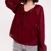 Blouse courte droite col v rouge fonc&eacute; femme