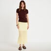 T-shirt c&ocirc;tel&eacute; ajust&eacute; manches courtes marron fonc&eacute; femme