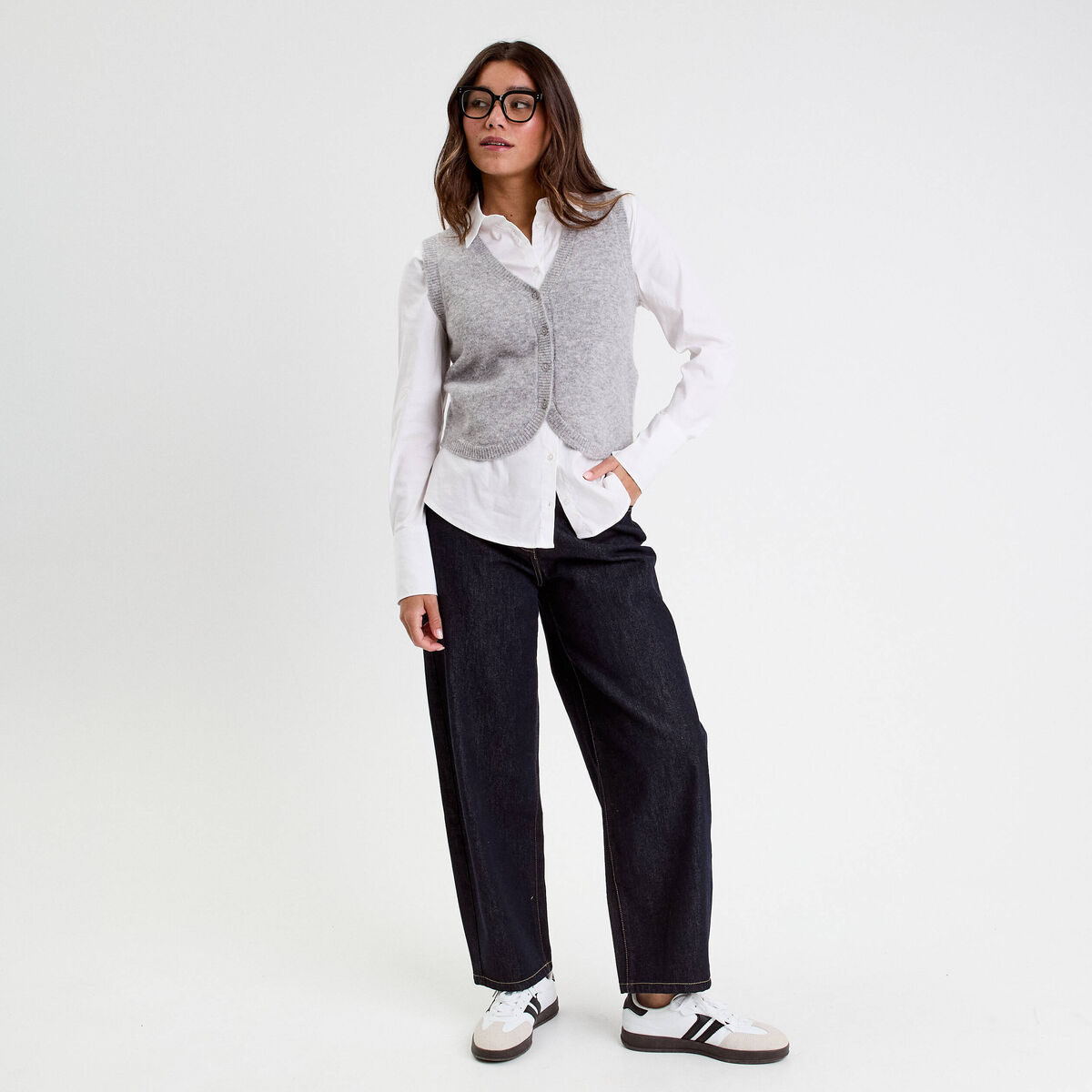 Gilet sans manches ajust&eacute; gris clair femme