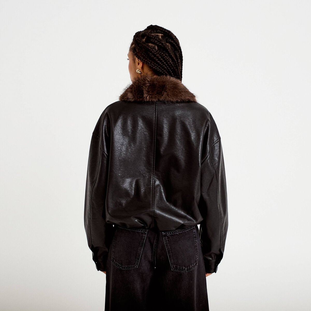 Veste droite similicuir col tailleur noir femme