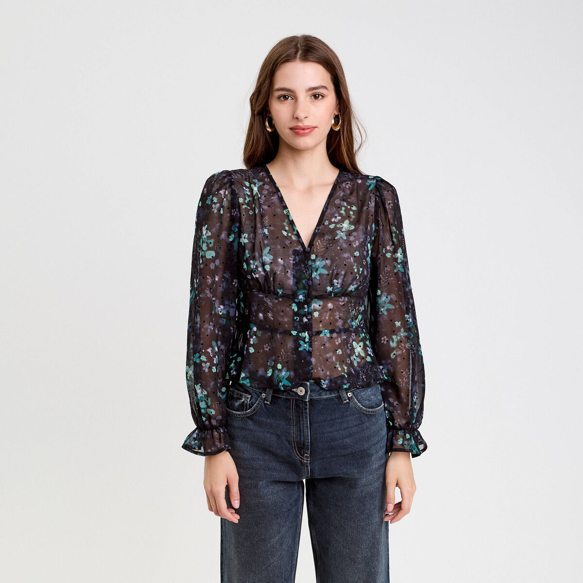 Blouse cintr&eacute;e courte en voile col V noir femme