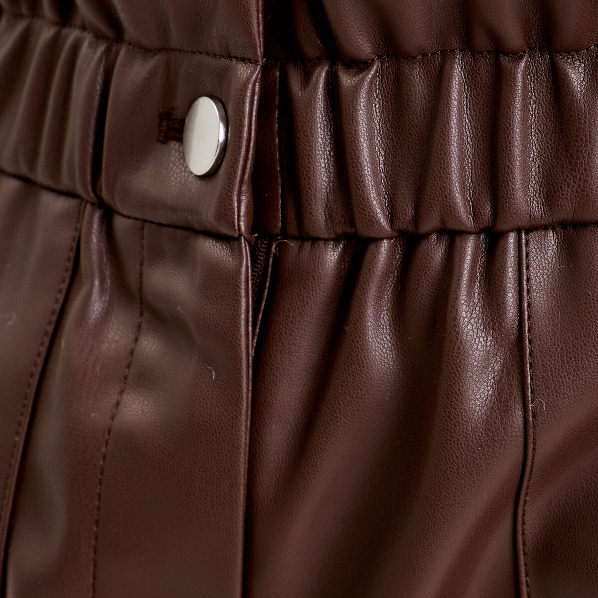 Short regular taille haute similicuir marron fonc&eacute; femme