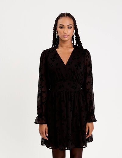 Robe courte &eacute;vas&eacute;e col v manches longues noir femme
