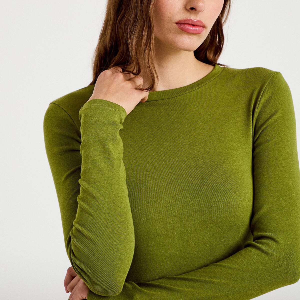 T-shirt cintr&eacute; col rond manches longues vert fonc&eacute; femme