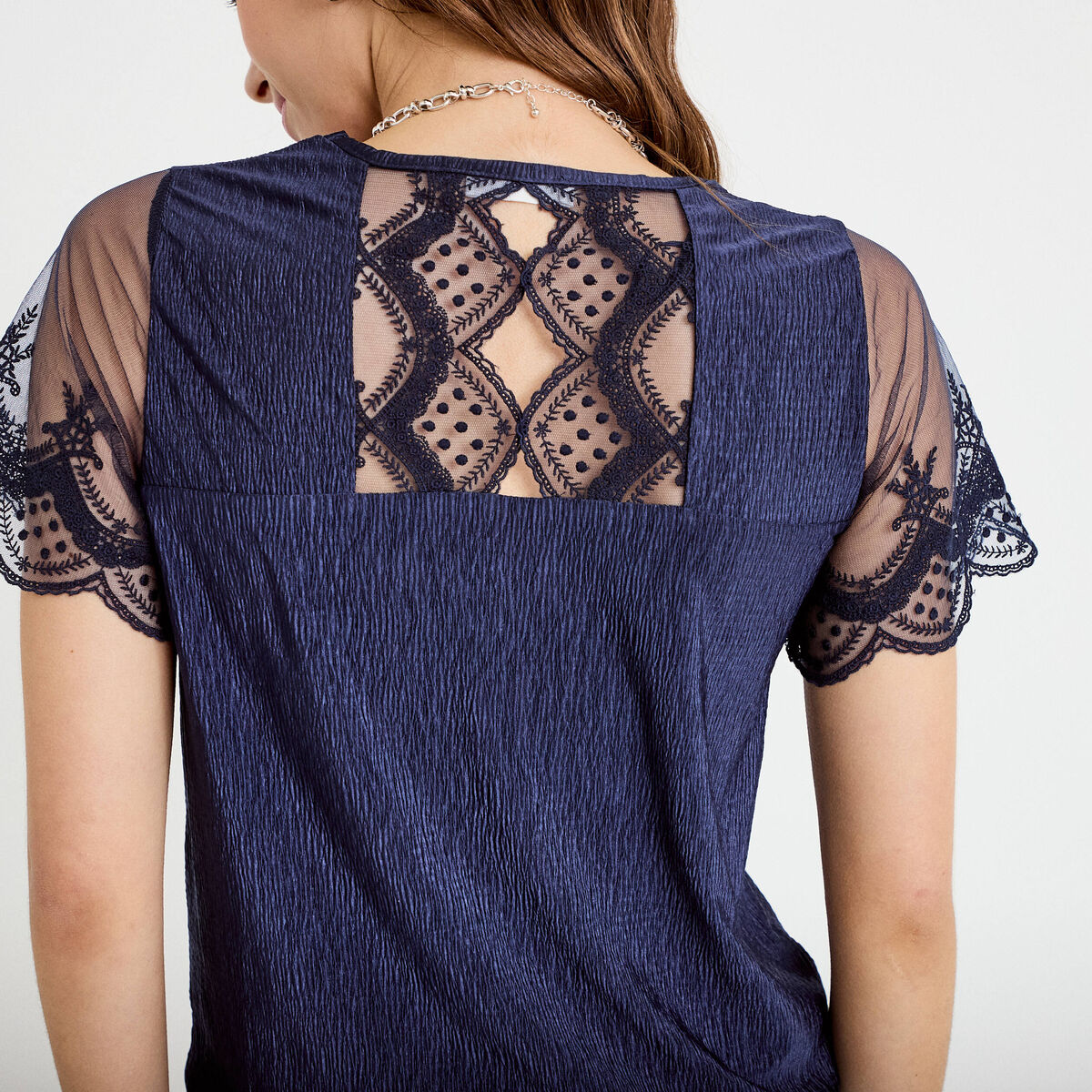 Blouse col v manches courtes dentelle bleu marine femme