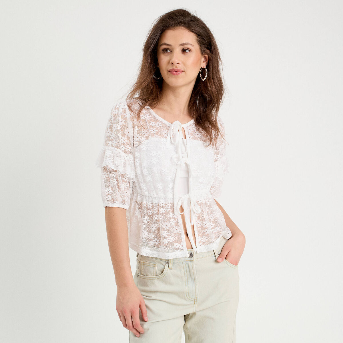 Blouse dentelle nou&eacute;e blanc femme