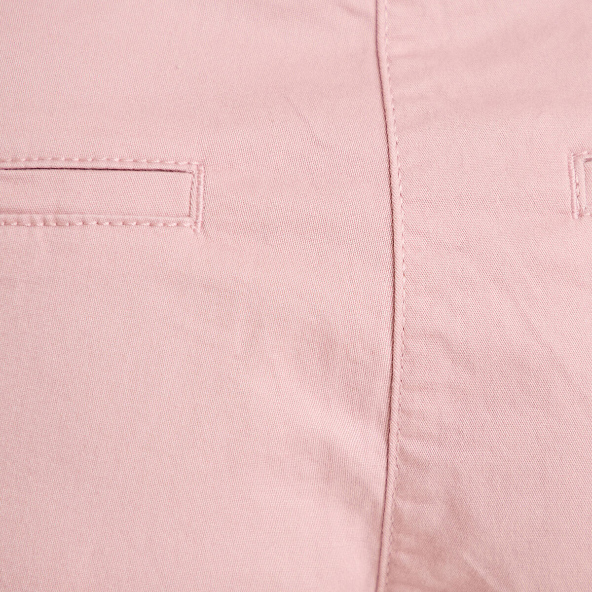 Short chino ceintur&eacute; rose pastel femme