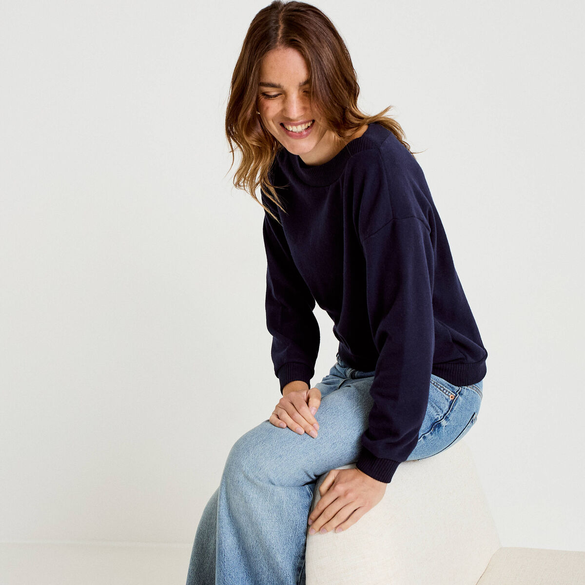 Sweat duveteux col rond manches longues bleu marine femme