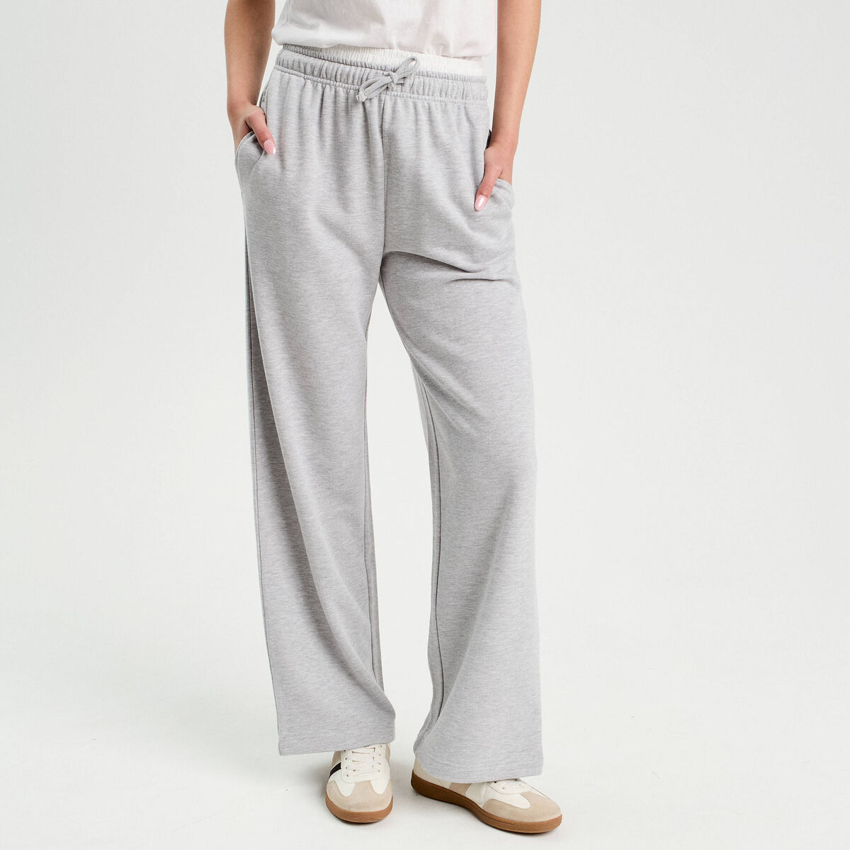 Pantalon large style jogging gris clair femme