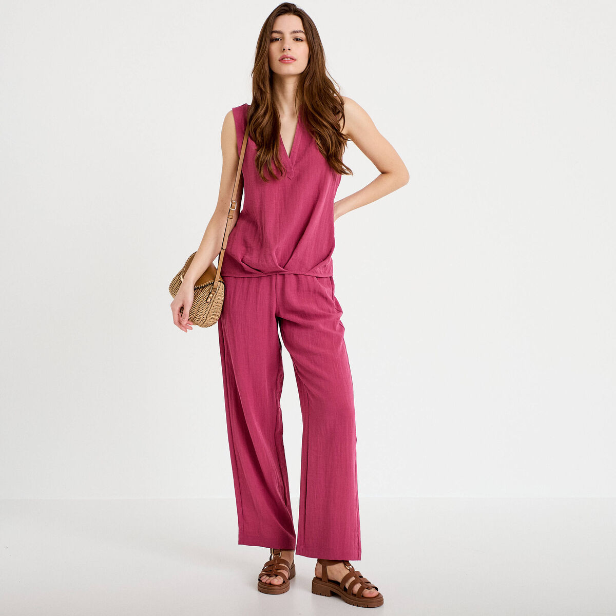 Blouse sans manches col tunisien pliss&eacute; prune femme