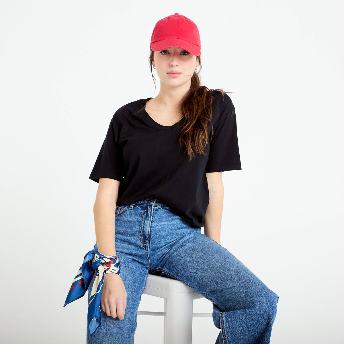 T-shirt col v manches courtes noir femme
