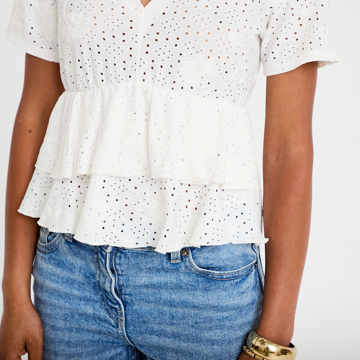 Blouse d&eacute;collet&eacute; manches courtes ecru femme