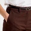 Pantalon cigarette ceintur&eacute; marron fonc&eacute; femme