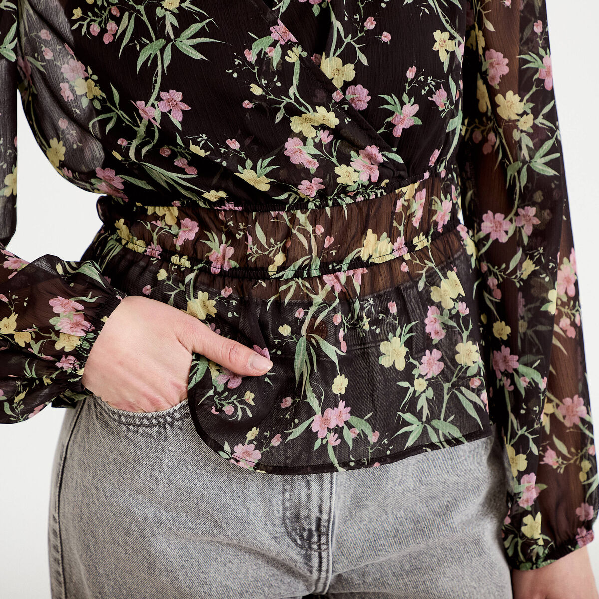 Blouse cintr&eacute;e col v manches longues noir femme