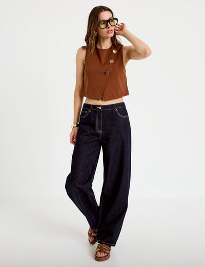 Top ajust&eacute; court sans manches col rond marron femme