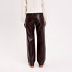 Pantalon droit similicuir marron fonc&eacute; femme