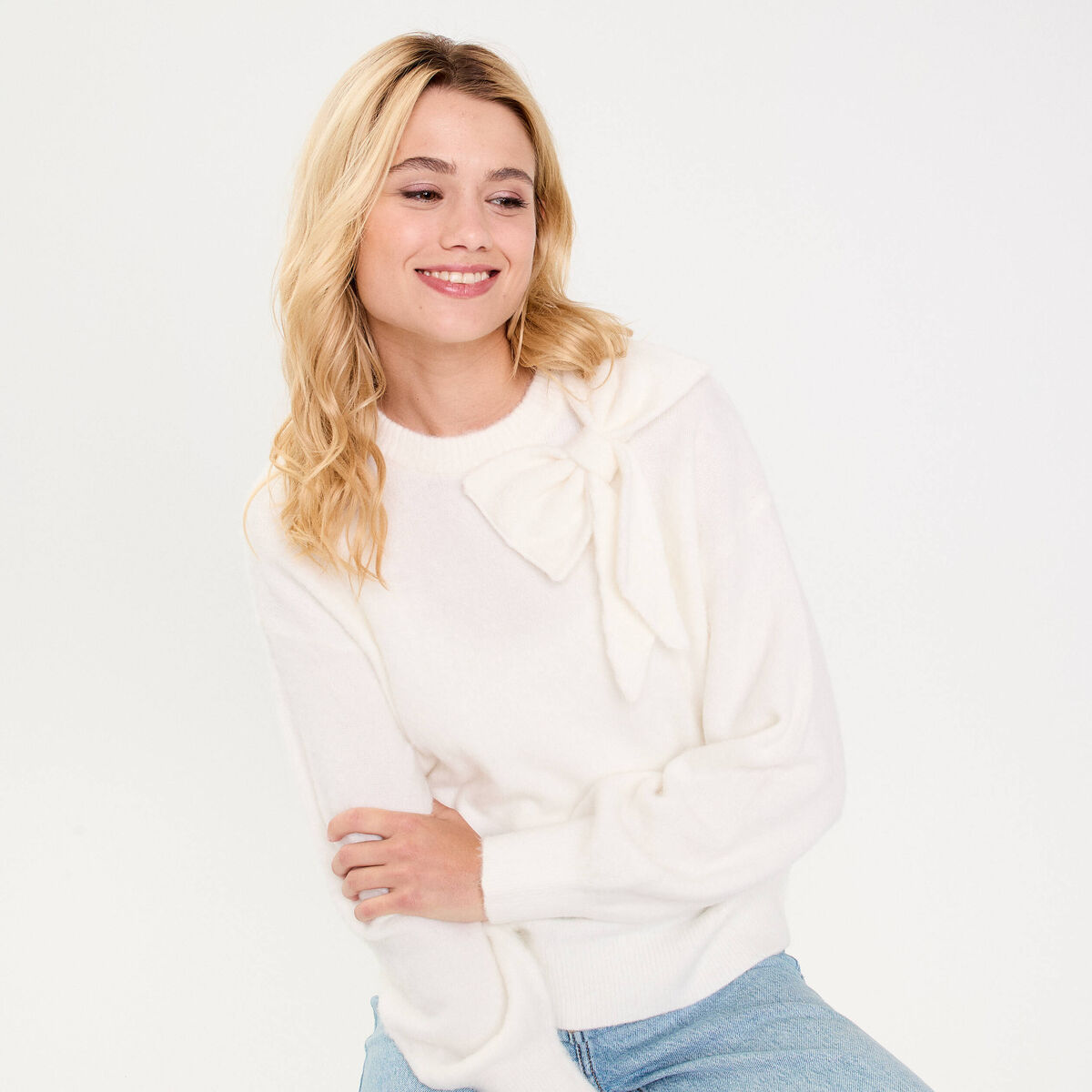 Pull oversize col avec noeud ecru femme