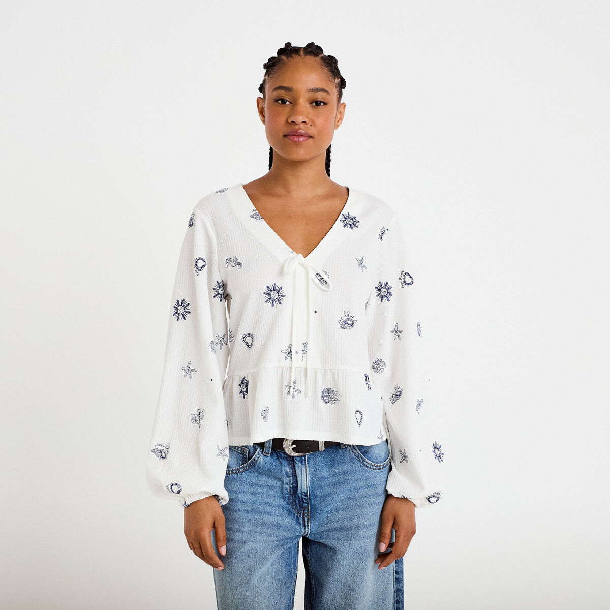 Blouse cintr&eacute;e col v manches longues blanc femme