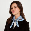 Foulard satin&eacute; soyeux bleu ciel femme