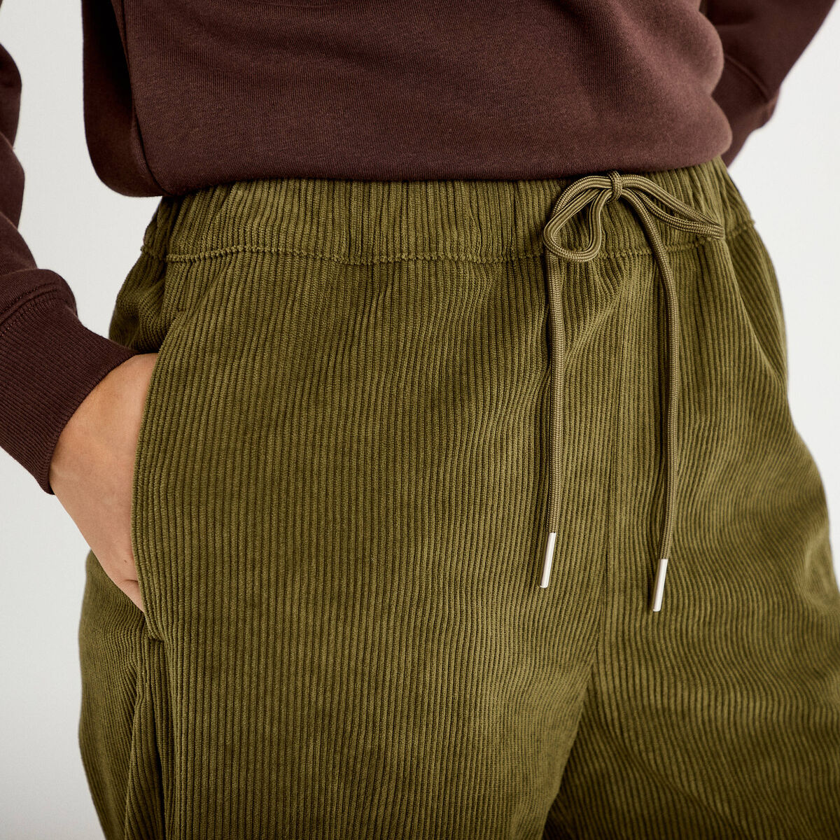 Pantalon jogging taille standard velours vert kaki femme