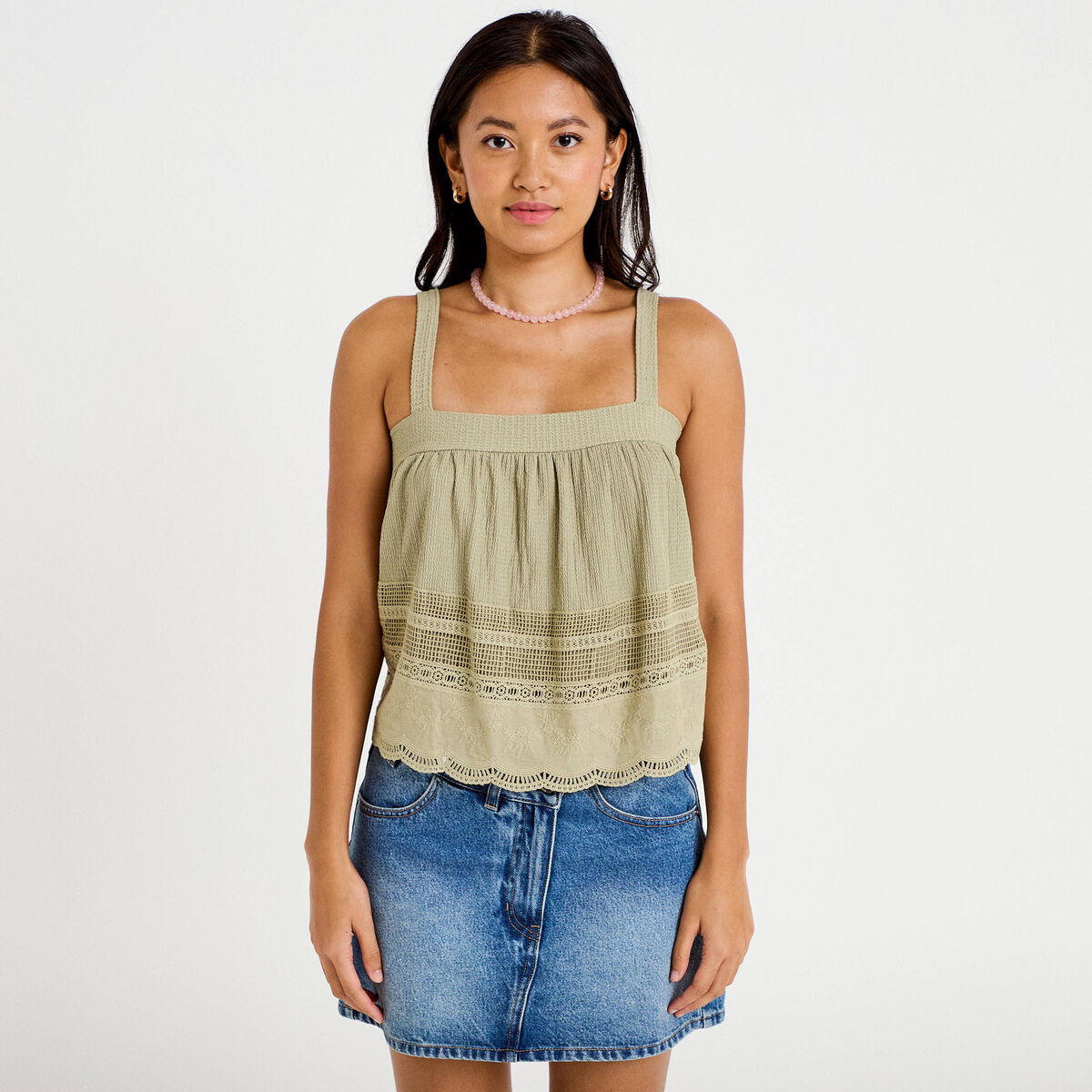 Top &agrave; bretelles broderie vert kaki femme