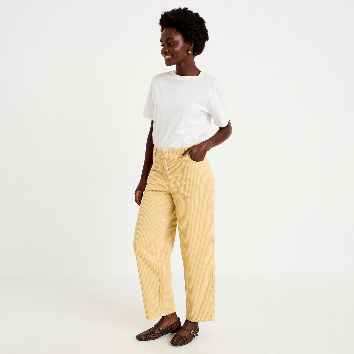 Pantalon large en velours jaune femme