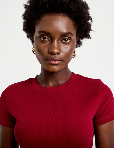 T-shirt c&ocirc;tel&eacute; ajust&eacute; manches courtes rouge femme