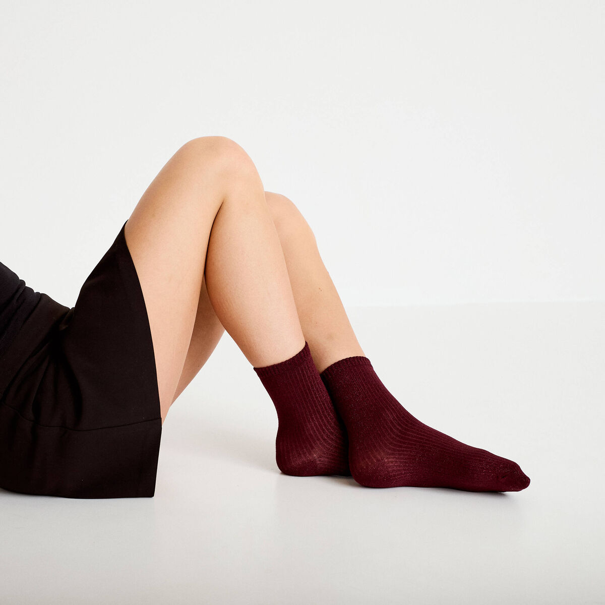 Chaussettes fils m&eacute;tallis&eacute;s bordeaux femme